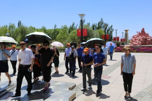 温州市总工会党组书记程龙凤一行来格尔木实地考察对口援建工作